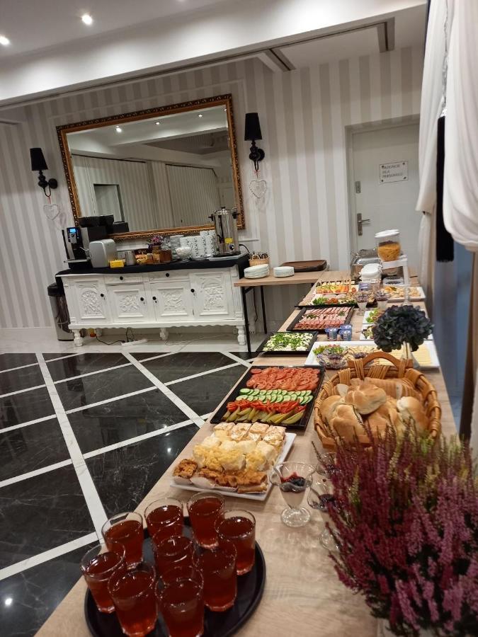 オストロウェンカ "Arkadia" Bed & Breakfast エクステリア 写真