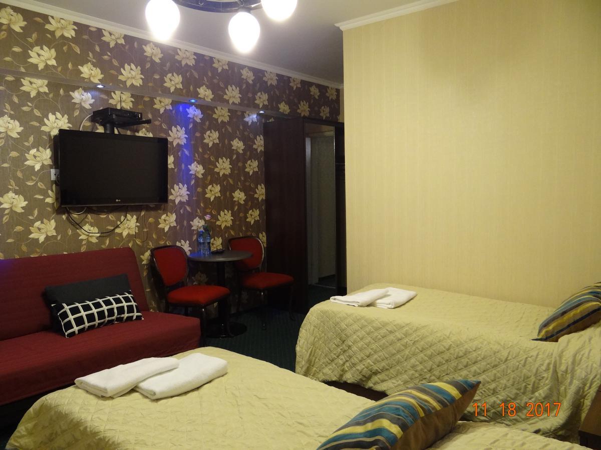 オストロウェンカ "Arkadia" Bed & Breakfast エクステリア 写真